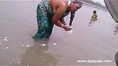 indian village aunty shower - desipapa.com