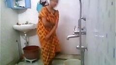 Kirtuepisodes - Indian girl bathing nude